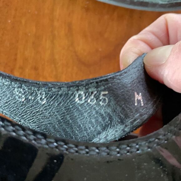 Donald Pliner Made on the Beaches of Spain Sandal - Picture 5 of 7